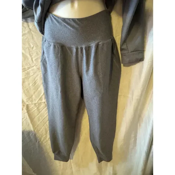 Nike Hoodie and Old Navy High-Rise Leggings Activewear Set Medium Gray - Picture 9 of 11